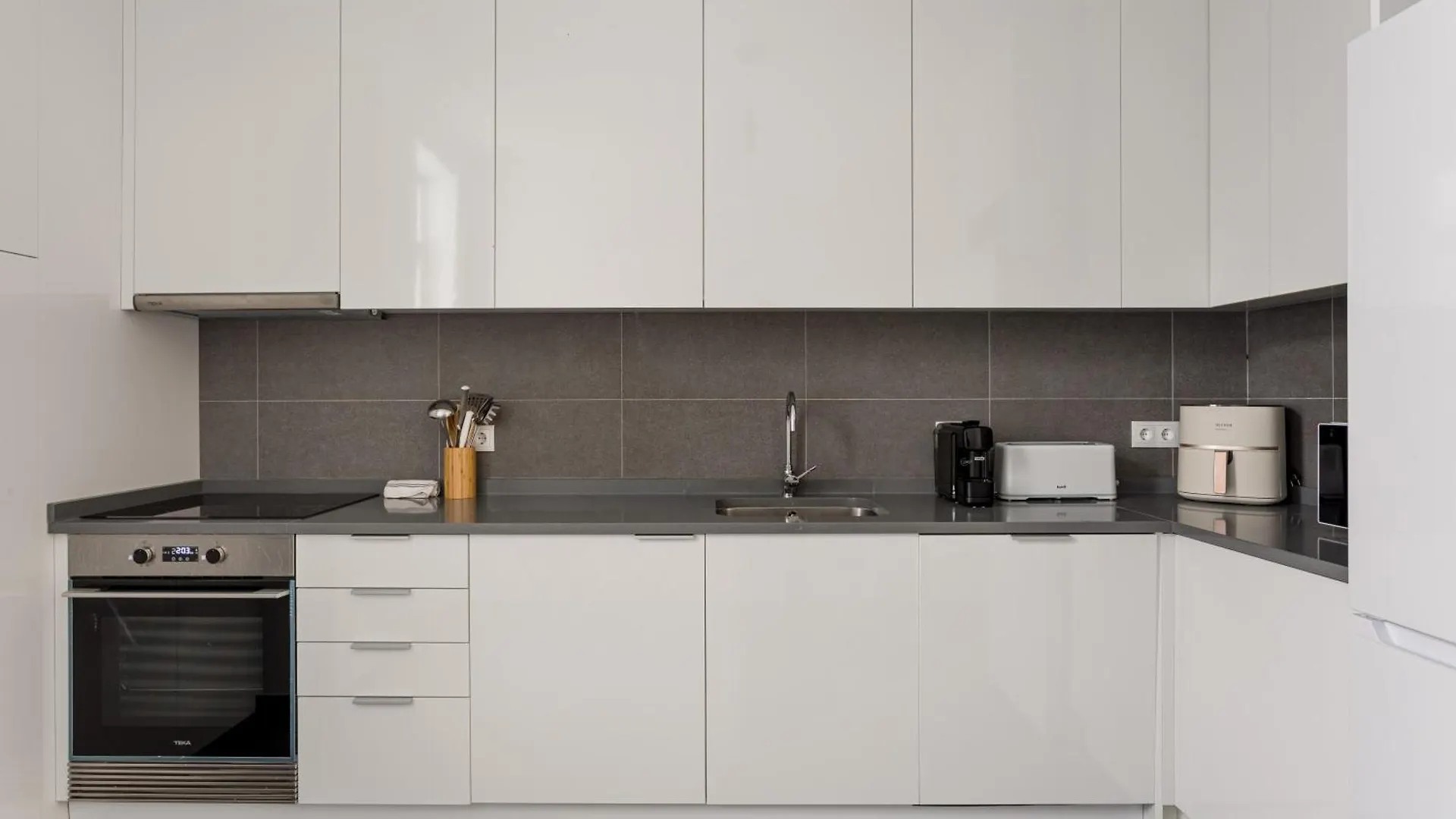 3-Bed Flat Retreat By Sao Jorge Castle Apartment Lisbon